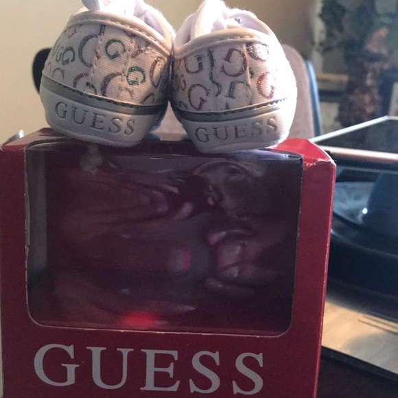 Infant Guess shoes - Picture 5 of 5